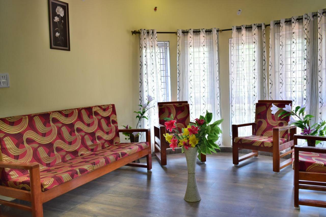 Kozee Kaves Hotel Yelagiri Bagian luar foto