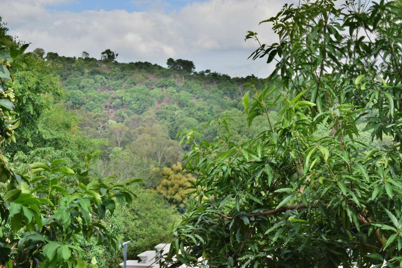 Kozee Kaves Hotel Yelagiri Bagian luar foto